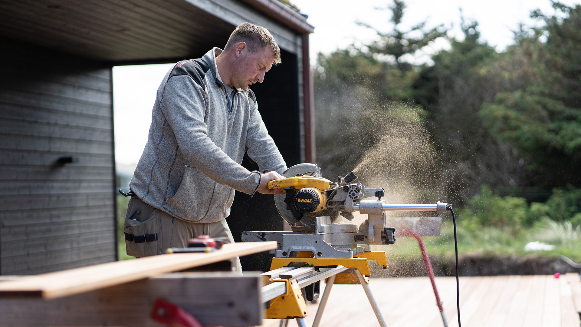 Fj Byg Kontakt Banner